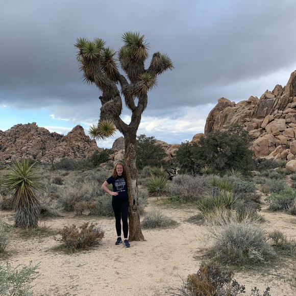 Meet your Posher, Sara - Picture 2 of 3